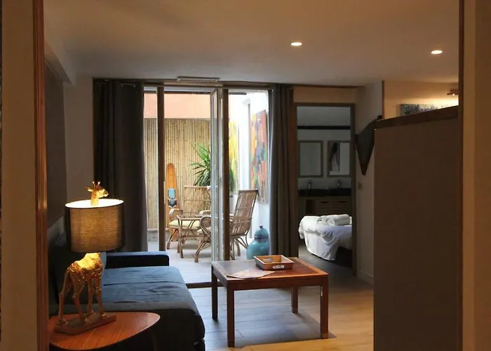 Jolie Appartement Avec Veranda Proche De La Place Des Lices