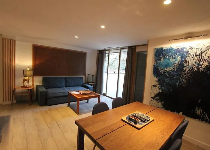 Jolie Appartement Avec Veranda Proche De La Place Des Lices